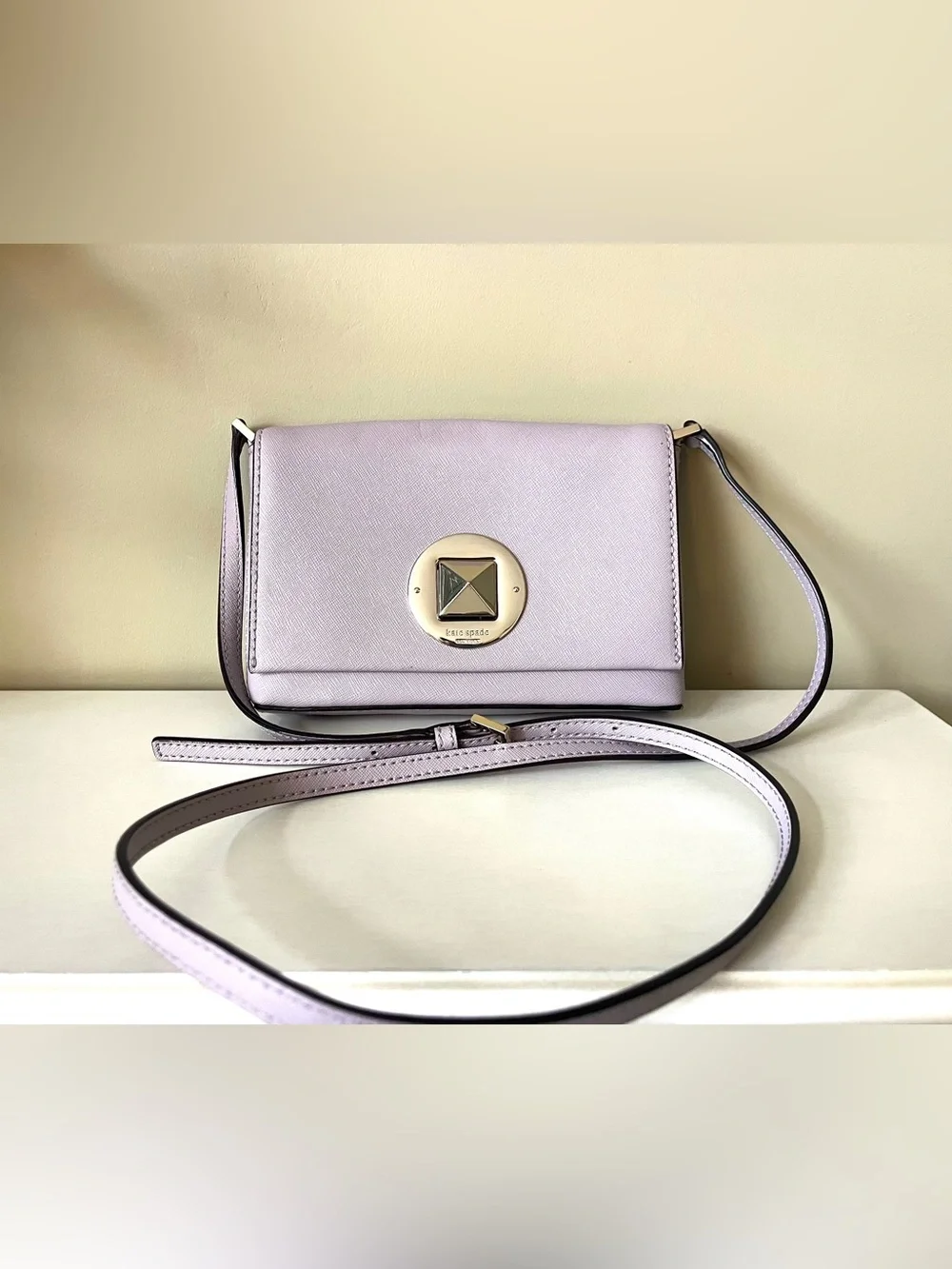 Kate Spade Newbury Lane Sally Saffiano Leather Crossbody bag in Lilac